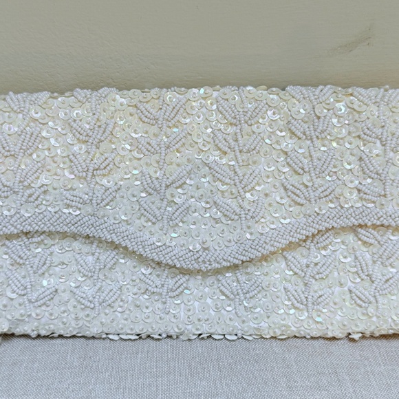 Vintage White Beaded Clutch Hand Made in Hong Kong - Picture 1 of 8